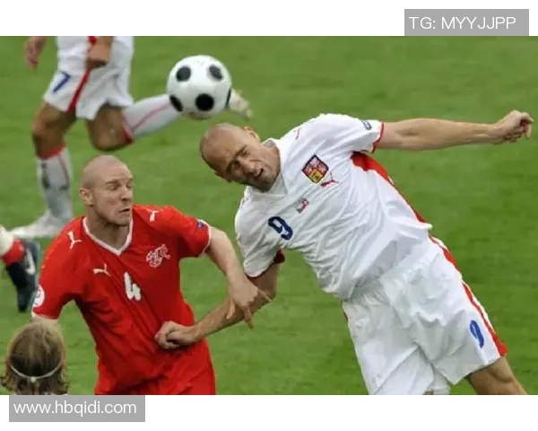 足球巨星云集，传奇人物齐聚一堂，热血赛场再现经典瞬间