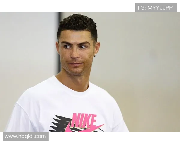 足球球星为何不容易被惹怒揭示背后的心理素质与职业修养