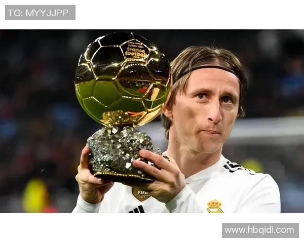 足球球星年度得奖排名榜单揭晓各大巨星谁能登顶荣耀之巅